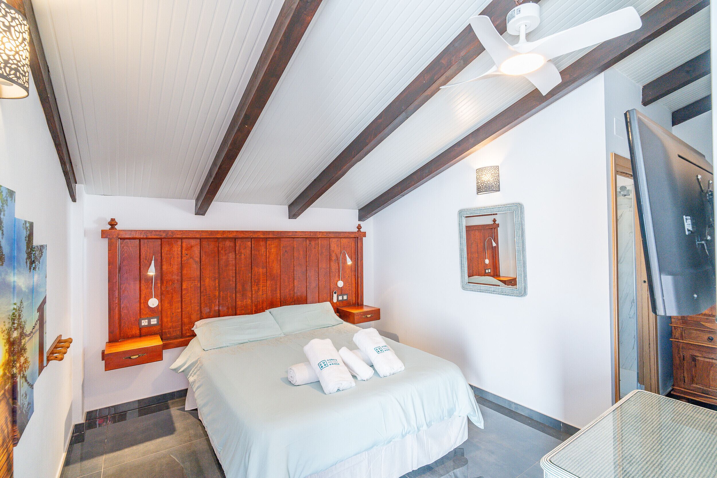 6 slaapkamers, een strijkplank/strijkijzer, gratis wifi, beddengoed