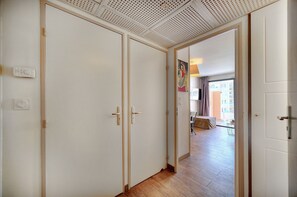 Interior - ELEGANT 2 PIECES PISCINE PROCHE PLAGES A1B235 (Cannes)