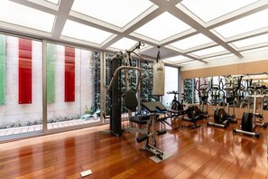 Fitness facility - Luxury apartment in Rosales overlooking the hills and the city (Bogotá)