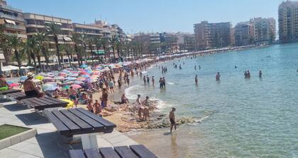 Torrevieja: 5-minute walk from the port, apartment building