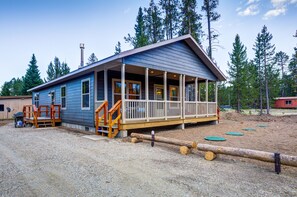 Exterior - Shepherd Family Retreats- Bear Cub (West Yellowstone)