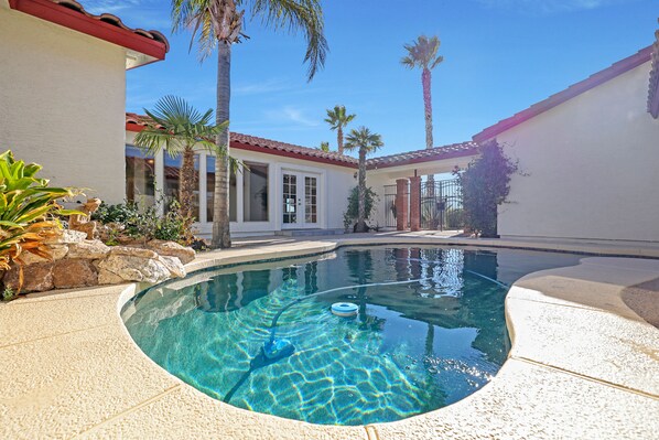 Outdoor pool, a heated pool