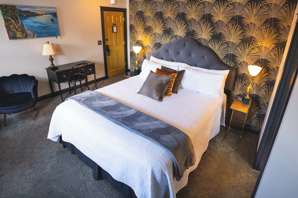 Premier-Doppelzimmer | Hochwertige Bettwaren, Pillowtop-Betten, kostenloses WLAN, Bettwäsche