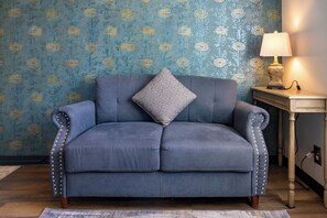 小型双人房 | 高档床上用品、加厚床垫、免费 WiFi、床单