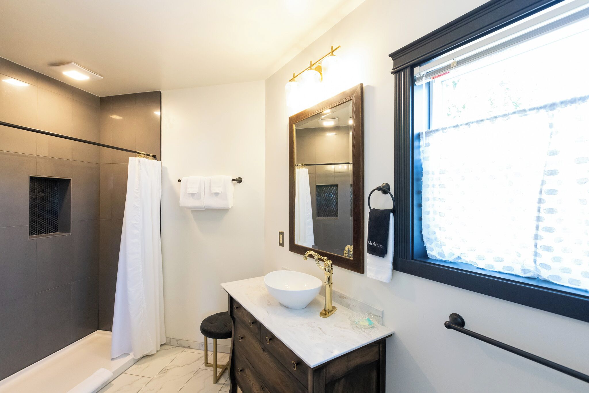 room 11 | premium bedding, pillow-top beds, free wifi, bed sheets