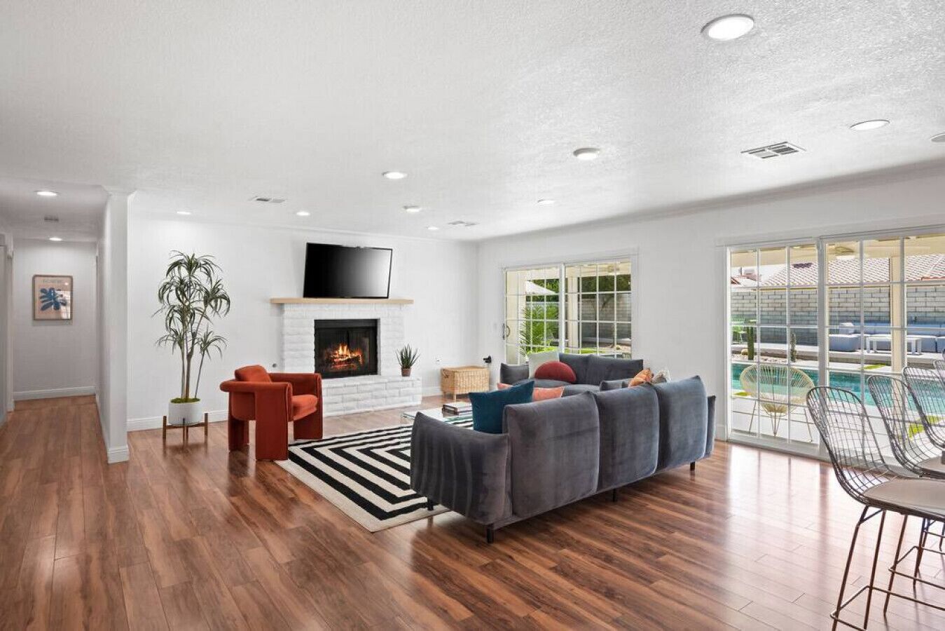 Mid Century Modern Pool Paradise w/ Putting Green