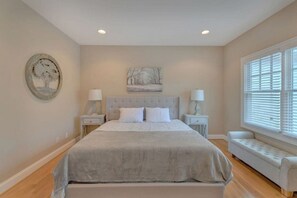 5 bedrooms, desk, iron/ironing board, travel cot - Ski Wintergreen • 5Bed, Wineries, Breweries & Golf (Nellysford)