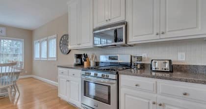 Updated! 5Br Home / Wineries / Breweries / Hiking