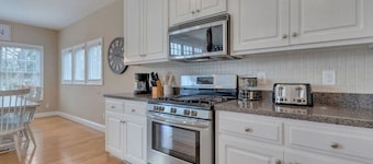 Updated! 5Br Home / Wineries / Breweries / Hiking