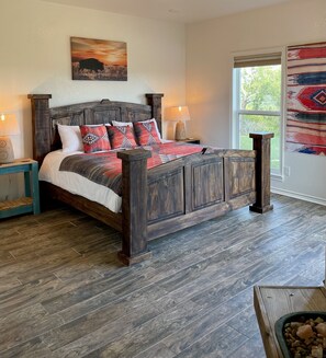 5 bedrooms, desk, iron/ironing board, free WiFi