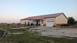 Unclassified image, 4 of 27, button - Private country getaway in the middle of nowhere! (Newtown)