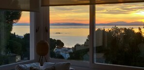 Interior - Villa with sea view 150 m from the beach, privileged location (Roses)