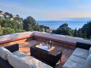 Terrace/patio - Villa with sea view 150 m from the beach, privileged location (Roses)