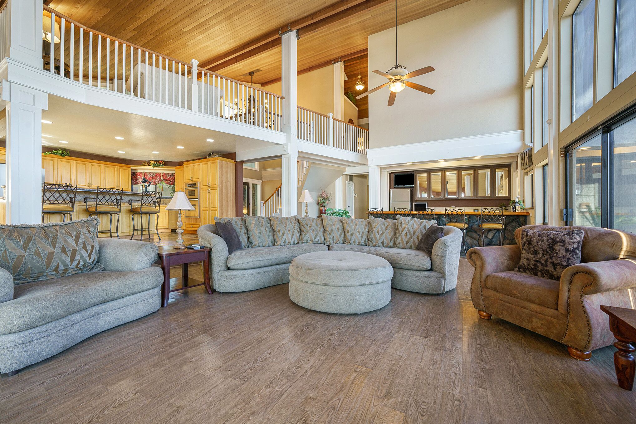 The Discovery Bay Resort Home- 1 min to Fast Water, Pool, New Dock