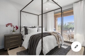 2 bedrooms, desk, iron/ironing board, WiFi