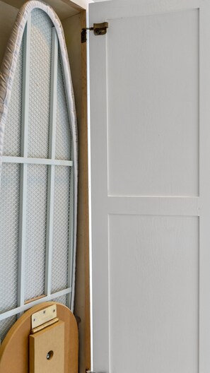 4 camere, ferro/asse da stiro, Wi-Fi gratuito, lenzuola