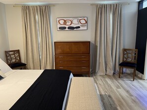 2 bedrooms, desk, iron/ironing board, free WiFi