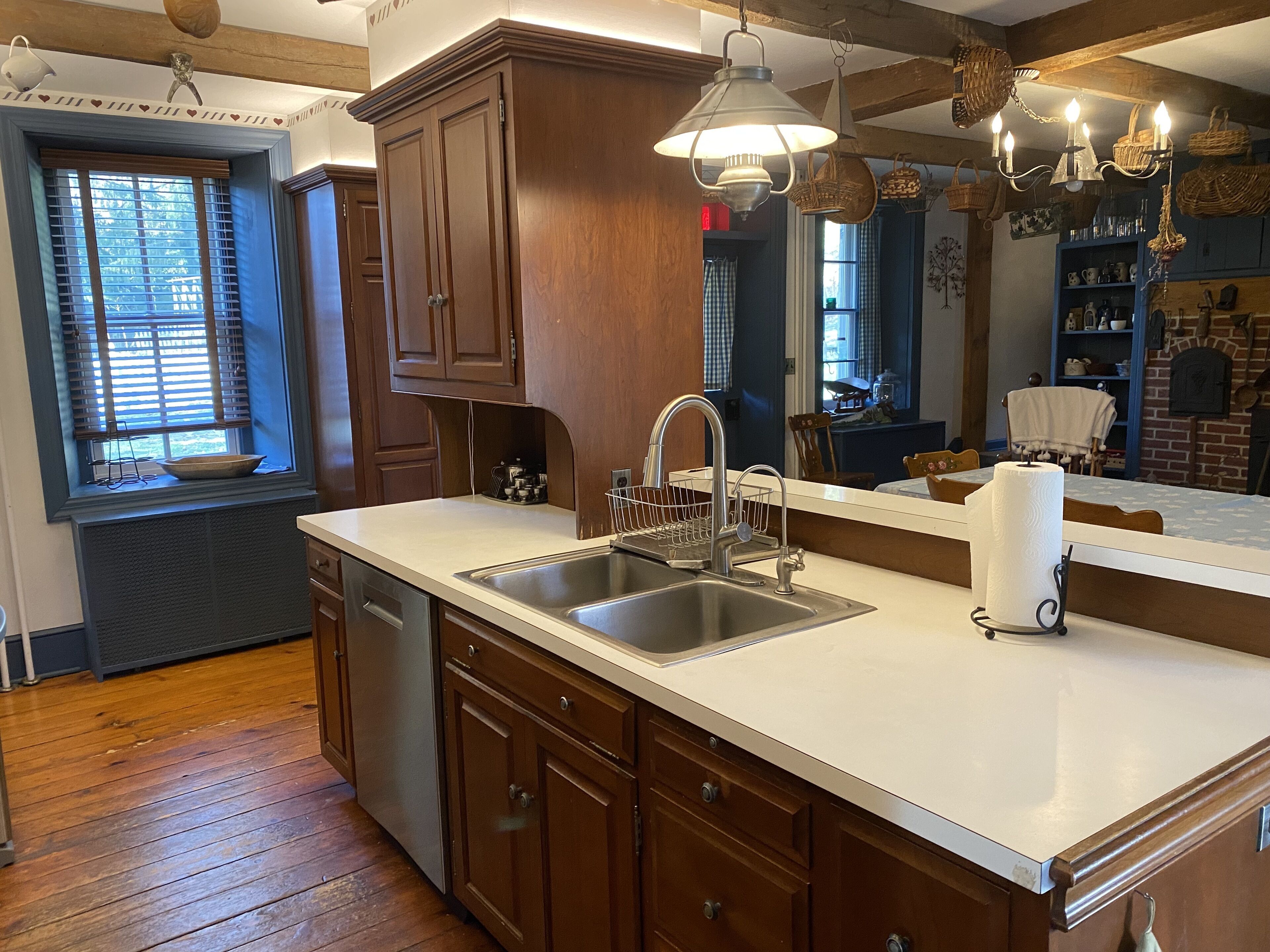 Lovely Historic Home at the edge of Strasburg - East Wing