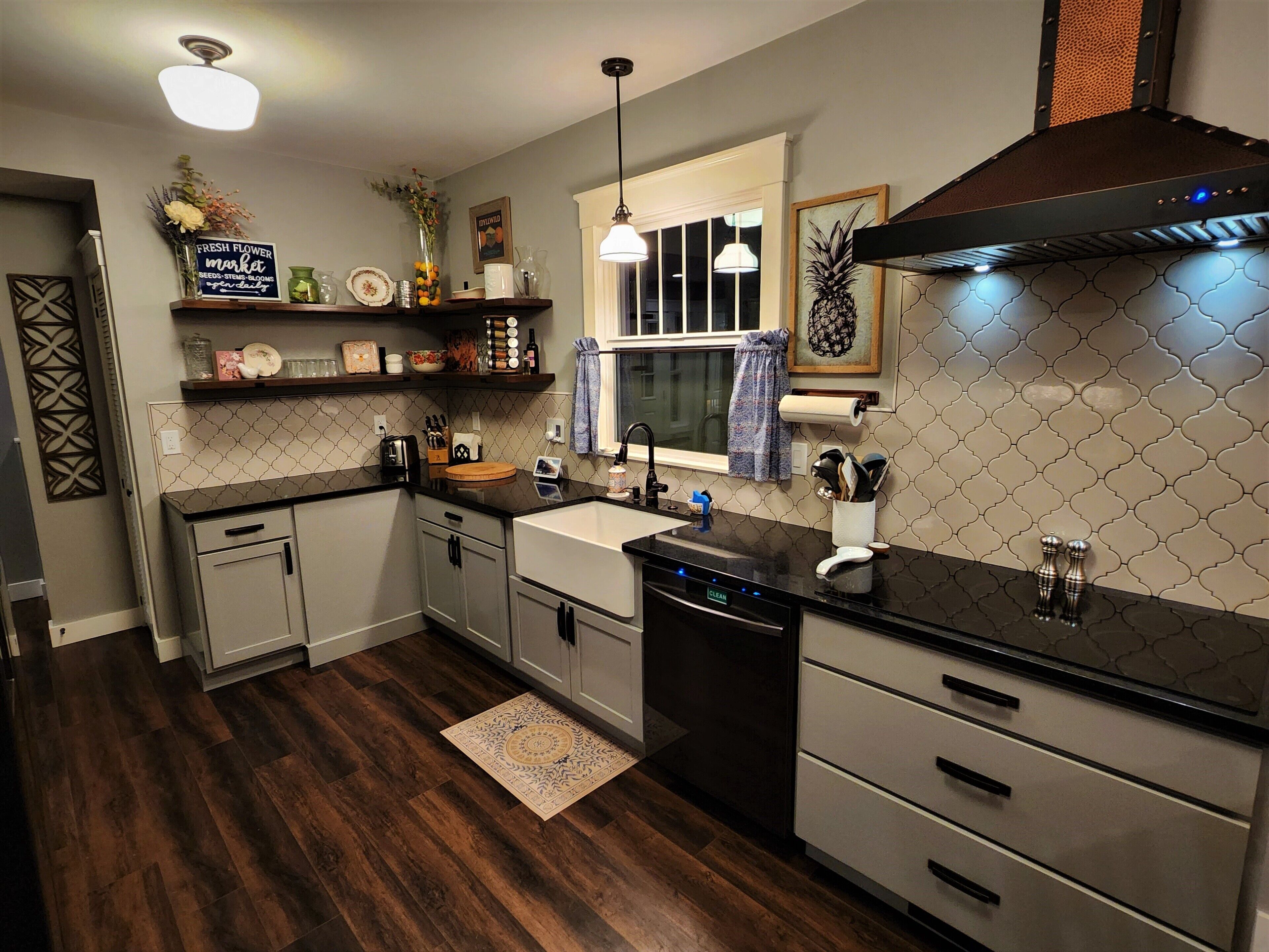 Beautifully Renovated Historic Bungalow on Government Way