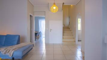 TV connectée, cheminée, jeux vidéo