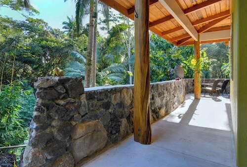 Jungle view bedroom with private entrance,outdoor private Bali style bathroom