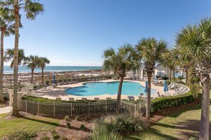 Piscina coperta, piscina all'aperto