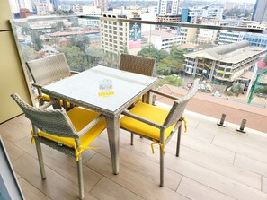 Balcony / Smoking Area 