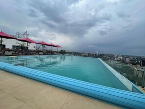 Piscina all'aperto, una piscina riscaldata