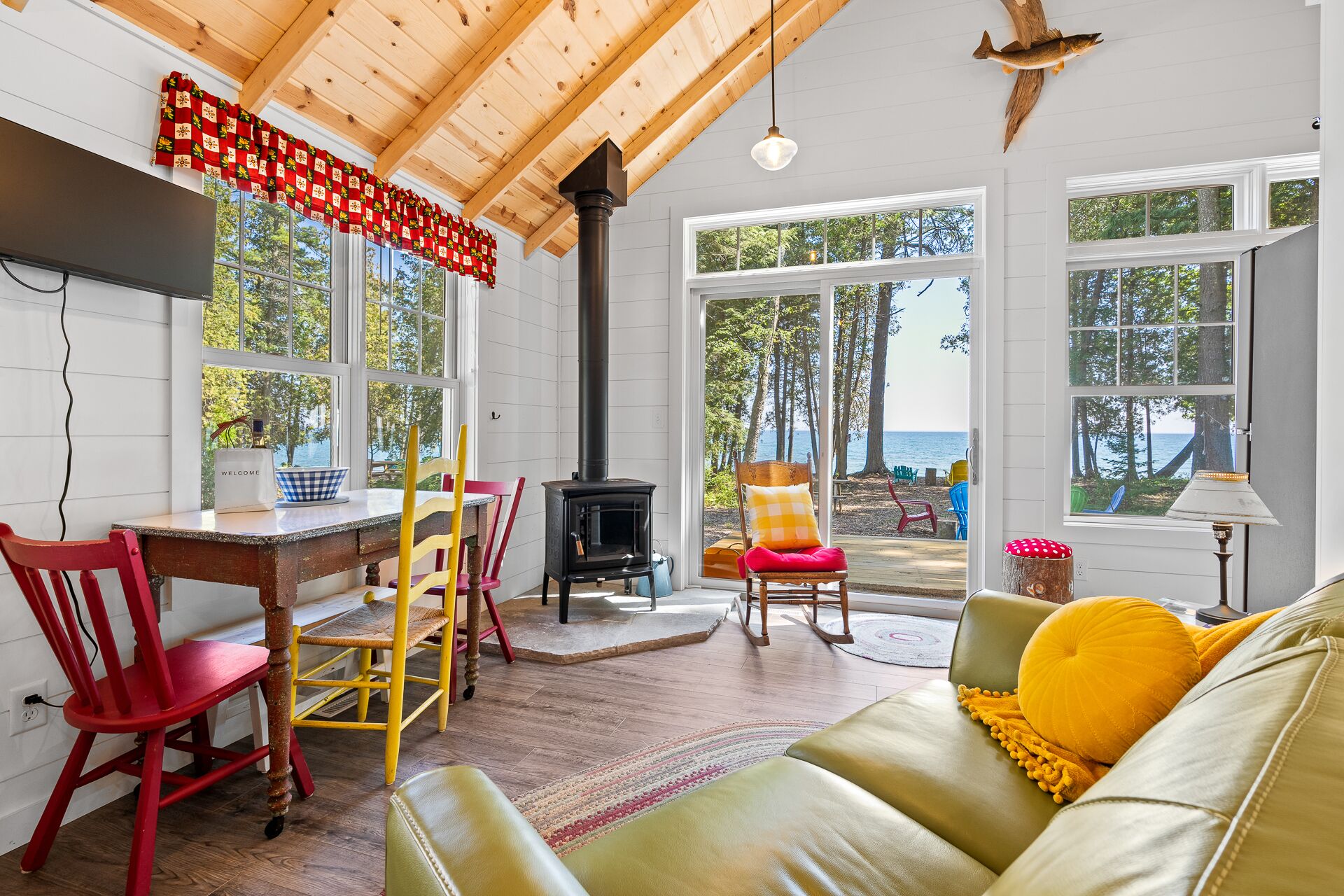 Quaint lake front cottage by Cave Point-Whitefish Dunes State Park-Door County