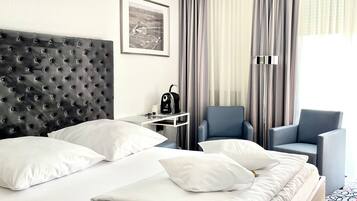 Ropa de cama hipoalergénica, escritorio y cortinas blackout