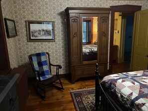 5 bedrooms, desk, iron/ironing board, free WiFi