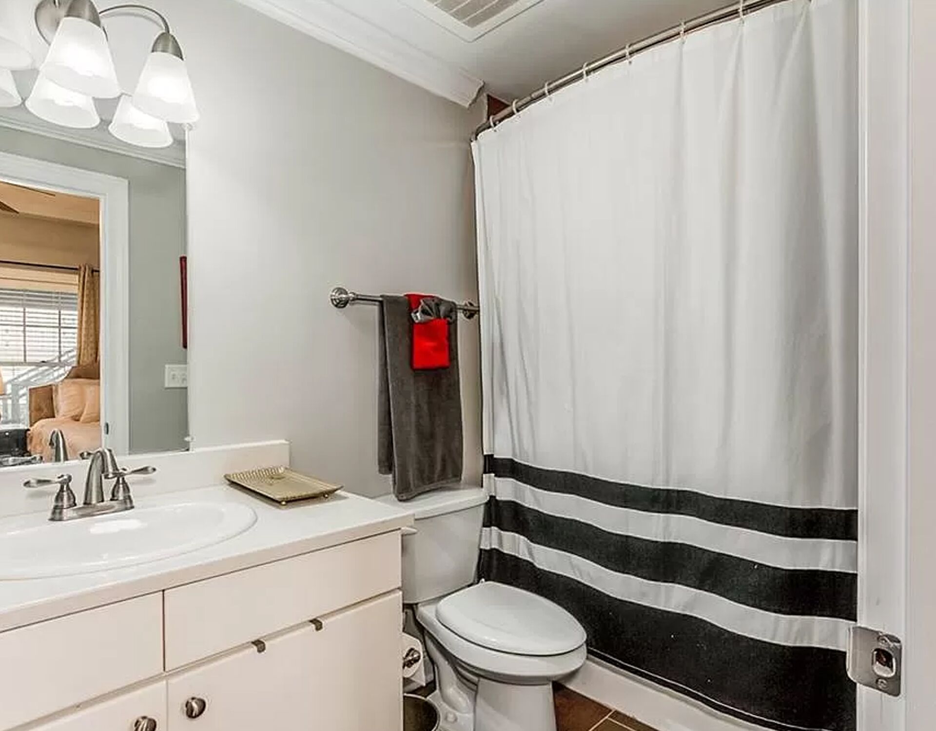 Two Blocks from Bryant-Denny Stadium @ Twelve!