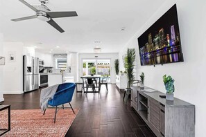 Interior - Spacious 5 BR with Large Pool, 13 min to the Ocean (Fort Lauderdale)