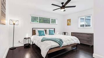 4 bedrooms, desk, iron/ironing board, free WiFi