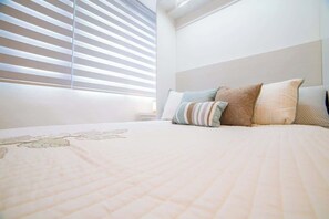 Bügeleisen/Bügelbrett, Reisekinderbett, WLAN, Bettwäsche