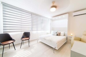 Bügeleisen/Bügelbrett, Reisekinderbett, WLAN, Bettwäsche