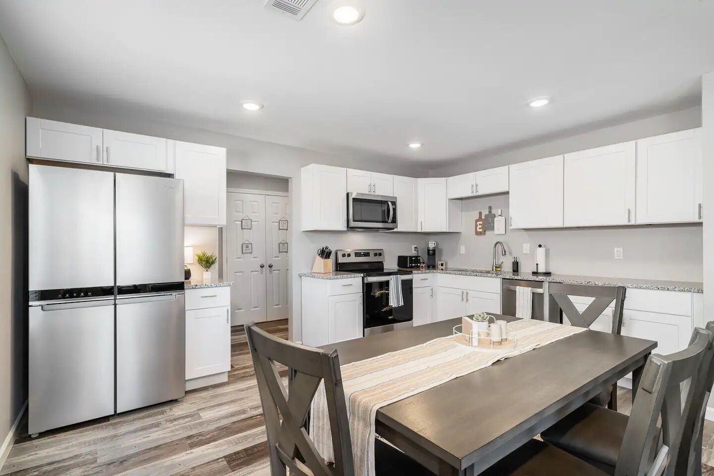 Luxe Private Dallas Getaway Minutes from Downtown!