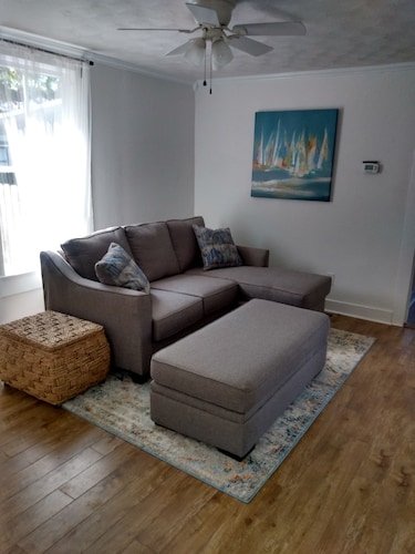 Charming bungalow in Sanford's historical district