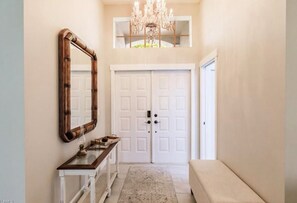 المنشأة من الداخل