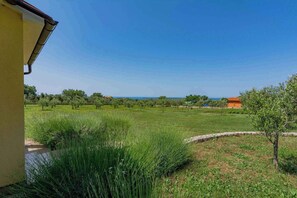 Property grounds - Holiday home with air conditioning (Vodnjan)