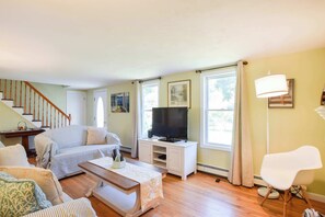 Televisión y oficina 