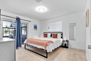 4 bedrooms, desk, iron/ironing board, travel crib