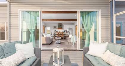 Pool, private, scenic views, convenient, pets ok