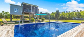 Farm Stay w/ Pool, Animals & Privacy Near Town – Pet Friendly