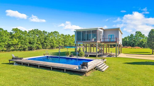 Farm Stay w/ Pool, Animals & Privacy Near Town – Pet Friendly