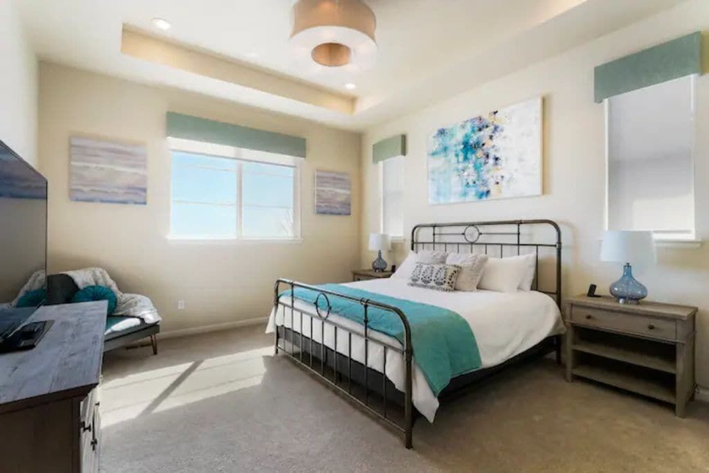 Beautiful Denver Home, Mountains, Great Views, Large Home