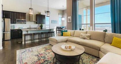 Beautiful Denver Home, Mountains, Great Views, Large Home
