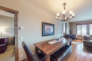 Dining - Ski-in/ski-out condo with gondola view, WiFi, private hot tub, and washer/dryer (Beaverdell)
