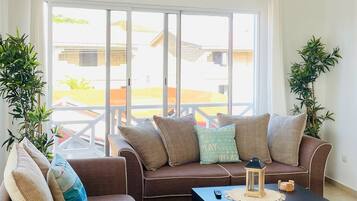 Exclusive Penthouse | Living area | 32-inch Smart TV with cable channels, TV