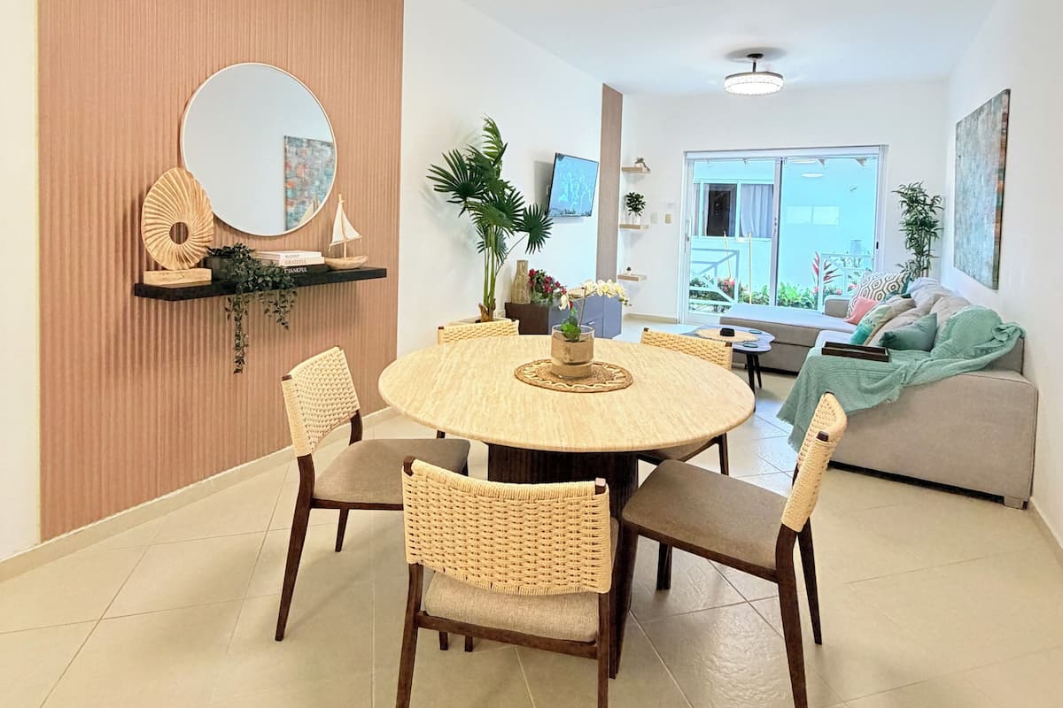 Exclusive Apartment, 2 Bedrooms | In-room dining